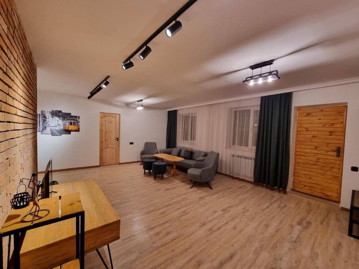 Villa Sunshine , Apartment With 4 Bedrooms,Whole Apartment, Апартмент Целиком Dilidzjan Buitenkant foto